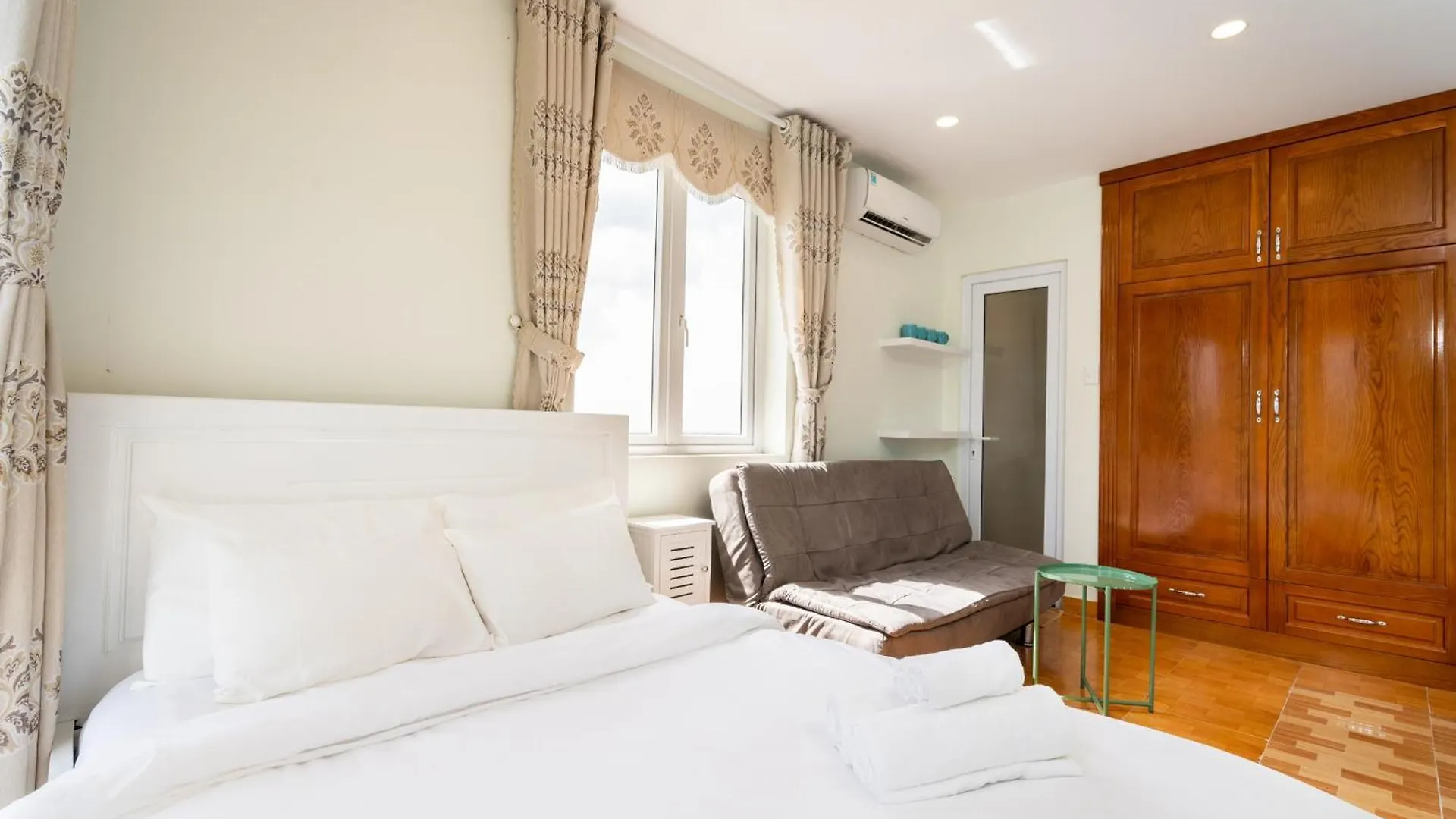 Δωμάτια σε οικογενειακή κατοικία Bai Dau Stop & Go Hotel Βουνγκ Τάου